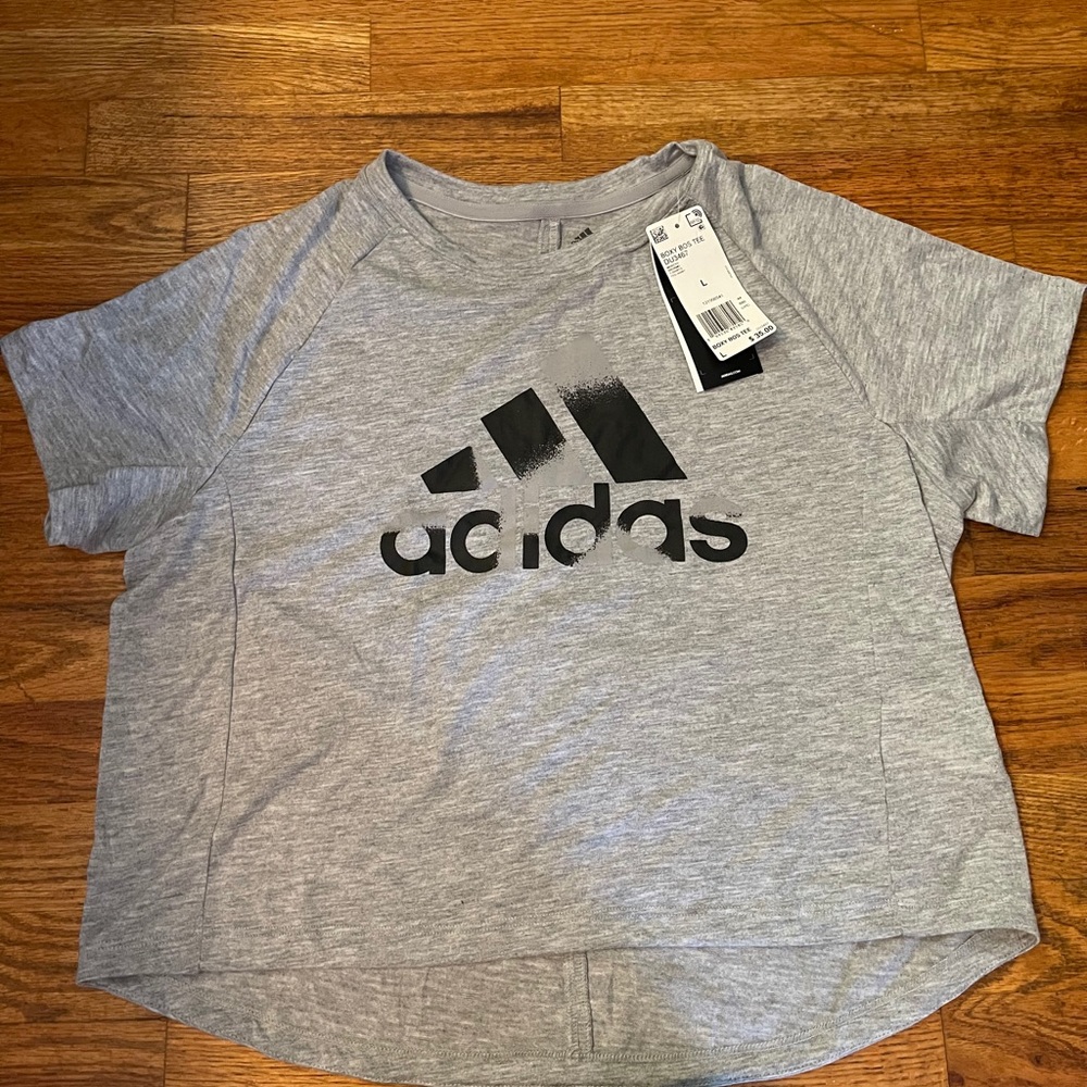 Women’s crop ADIDAS tee New with tags